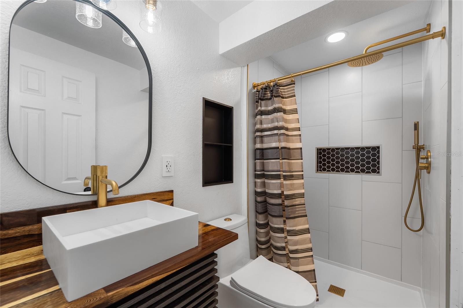 ANDERSON R M SUB - Residential