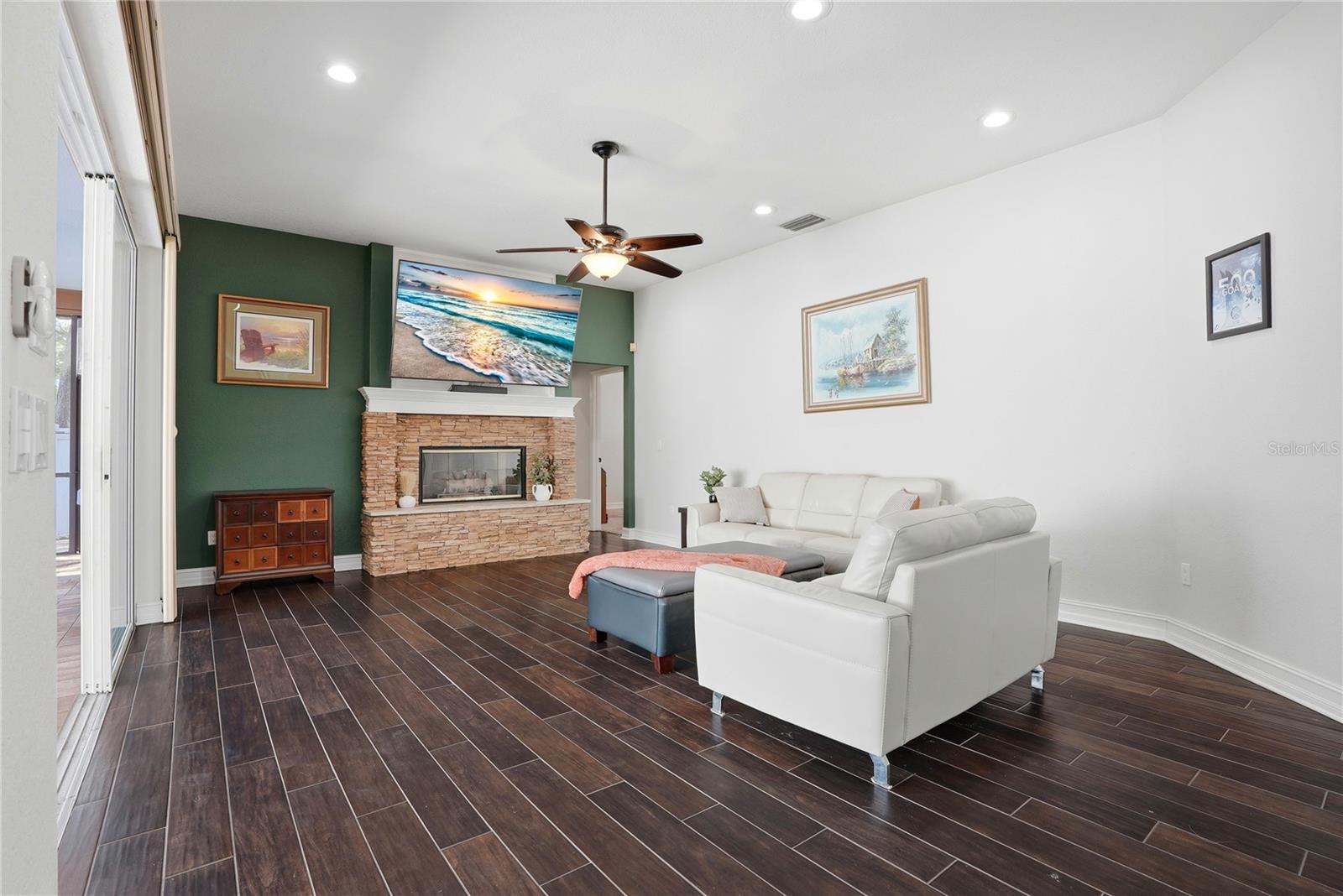 WOODS AT LAKE SEMINOLE UNIT TWO - Residential