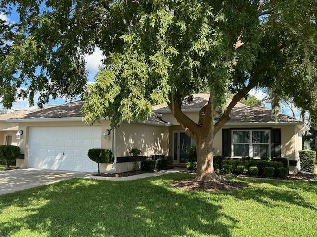Photo of 11222 SW 73rd Circle, Ocala, FL 34476 (MLS # OM711957)