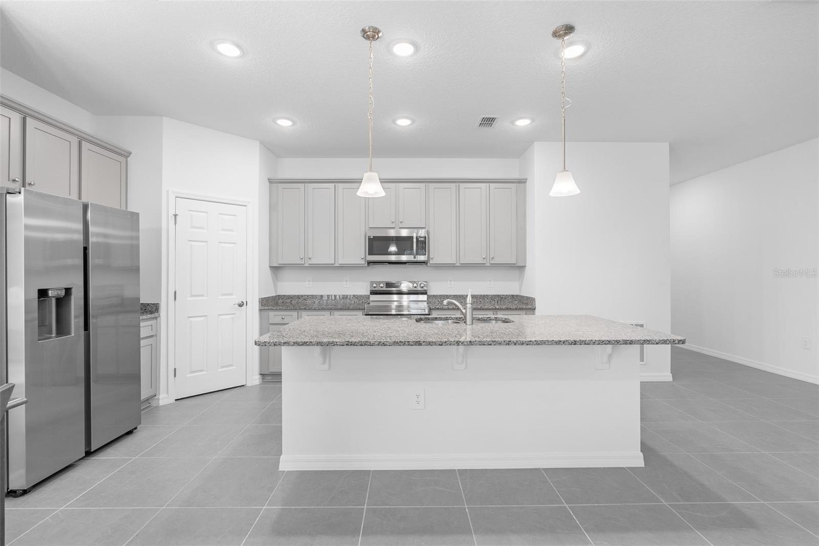 3984 MAYHILL LOOP