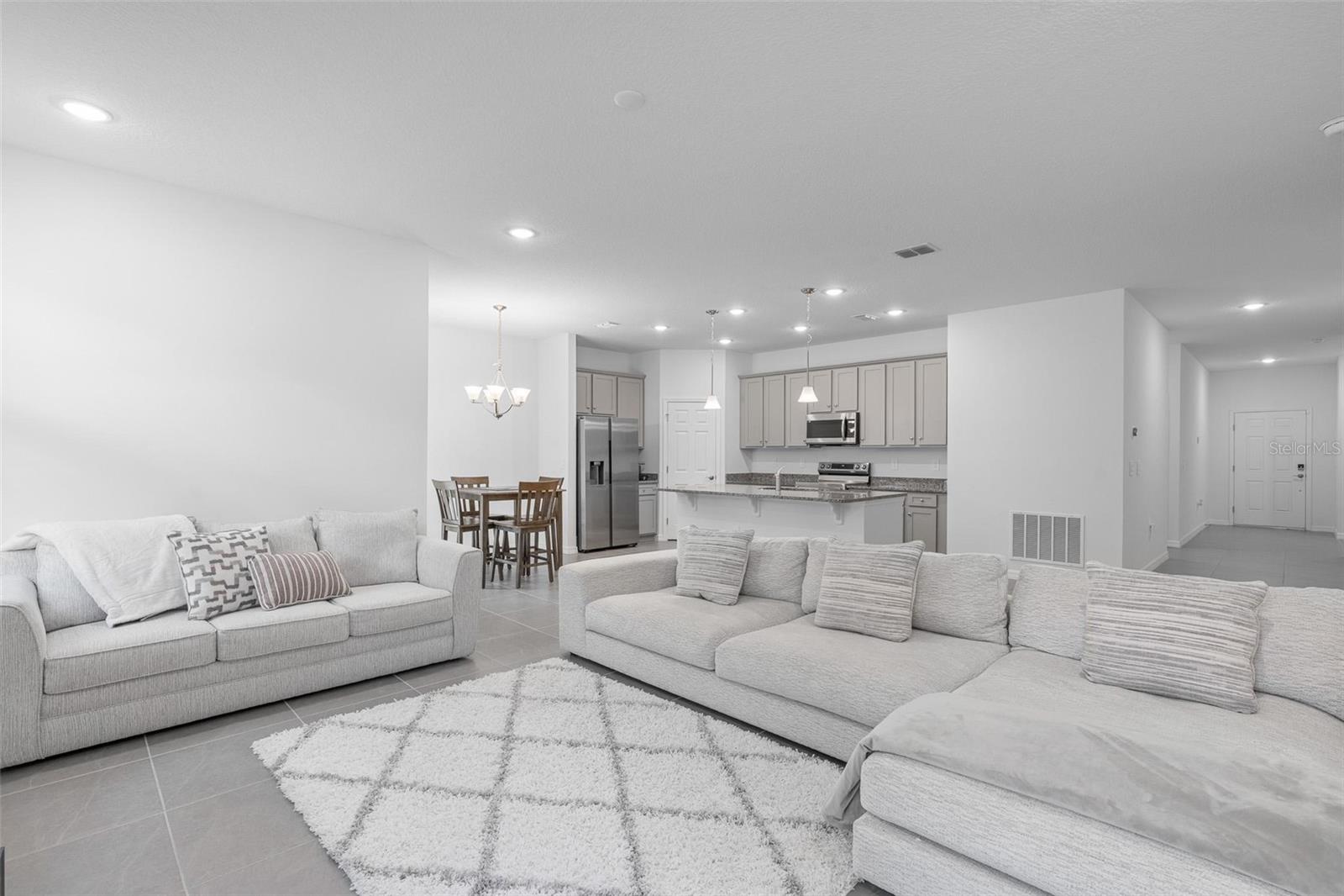 3984 MAYHILL LOOP