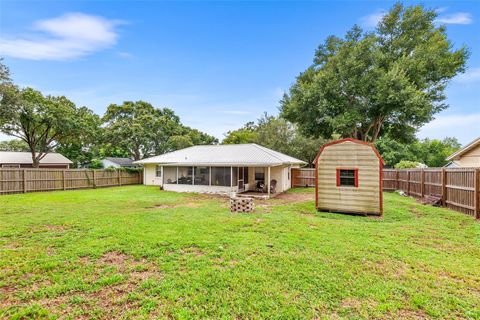 A home in LAKELAND