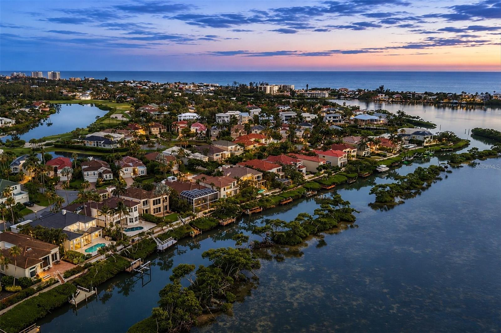 MANCHESTER BAY - Residential