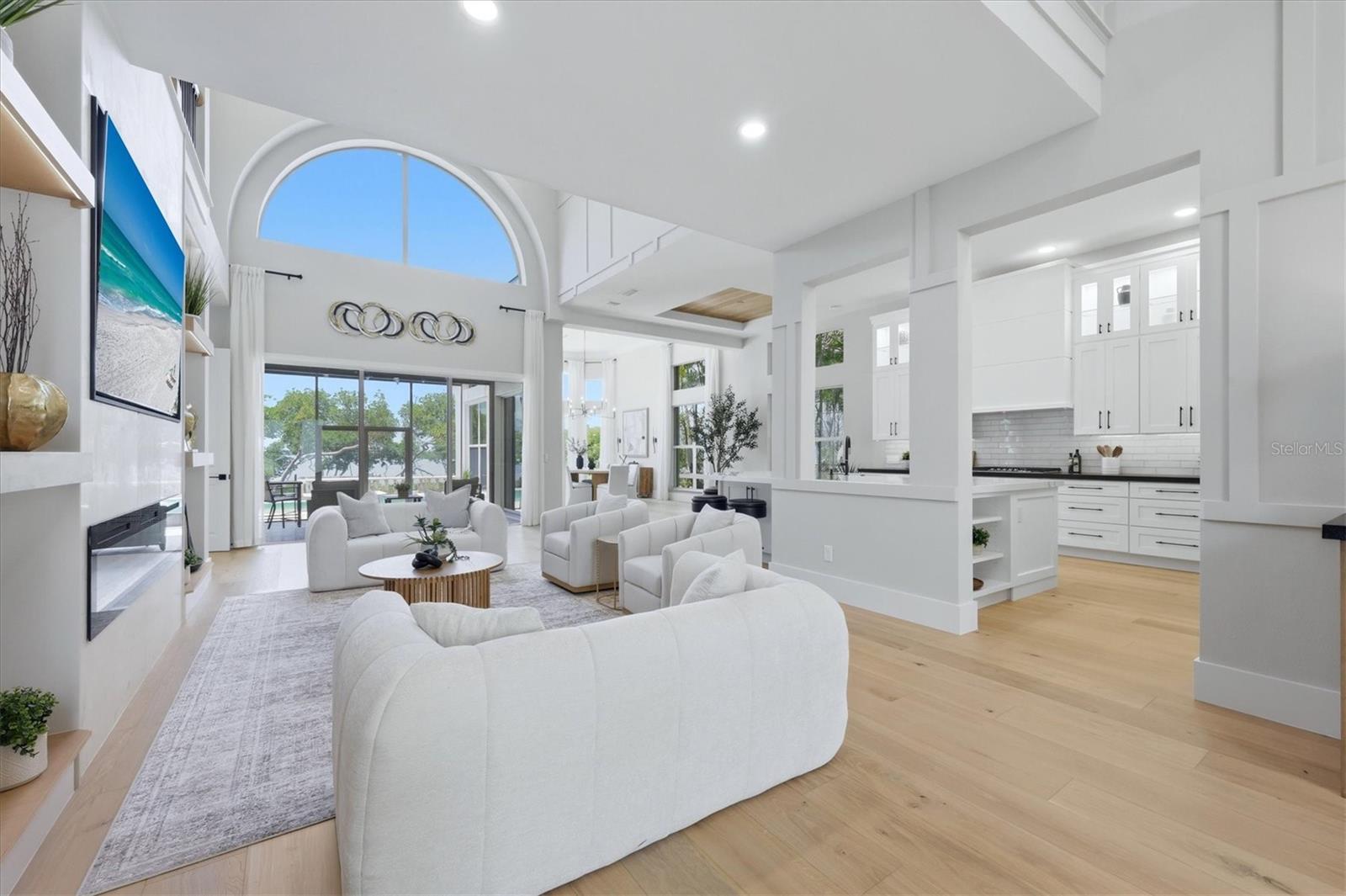 MANCHESTER BAY - Residential