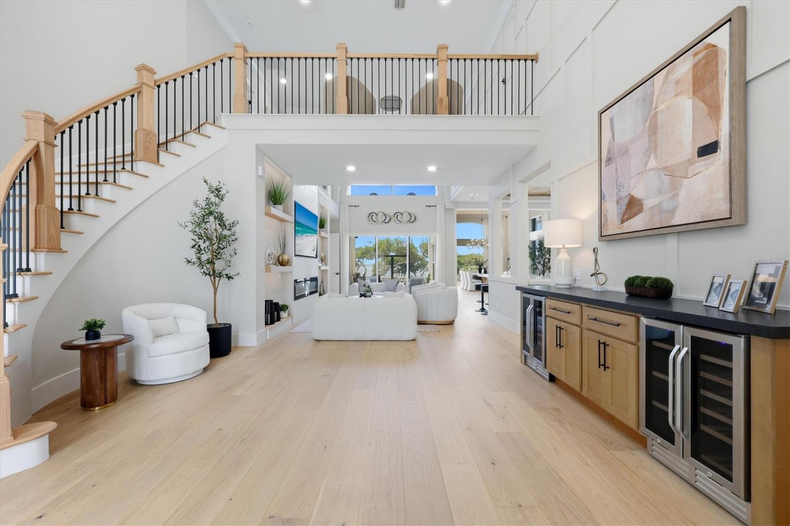 MANCHESTER BAY - Residential