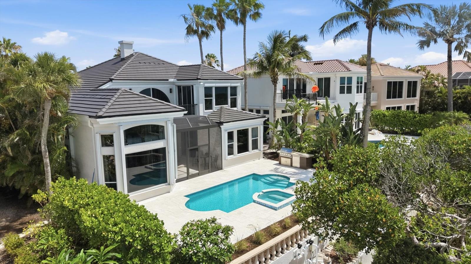MANCHESTER BAY - Residential