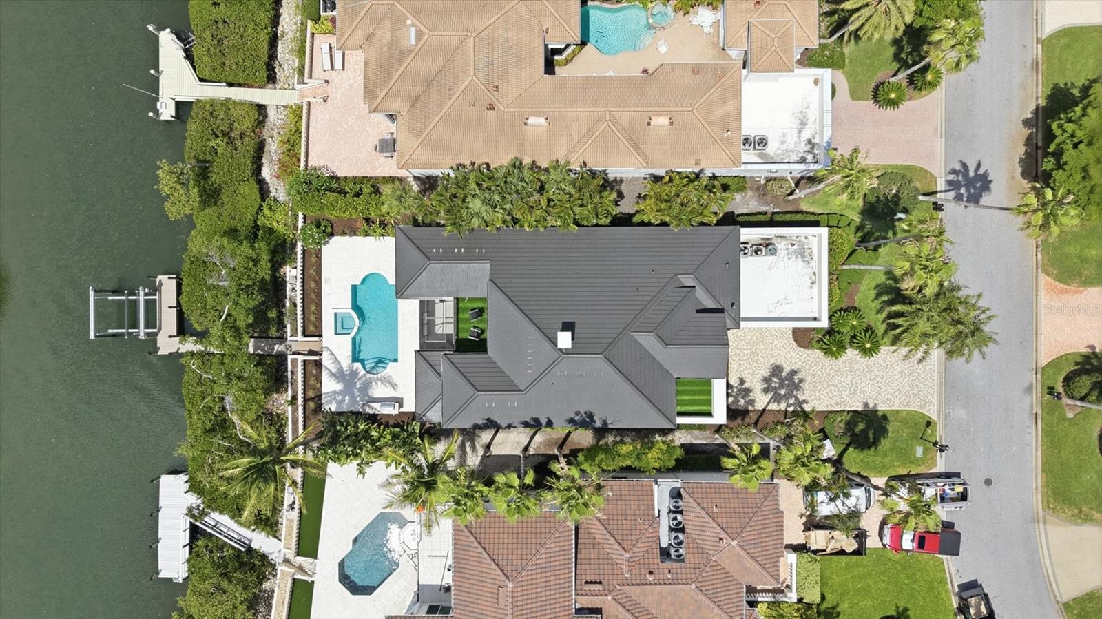 MANCHESTER BAY - Residential