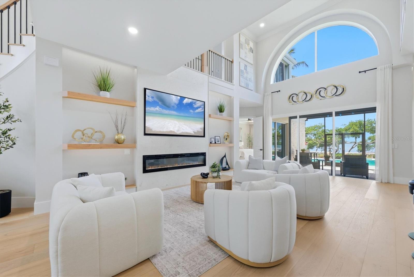 MANCHESTER BAY - Residential
