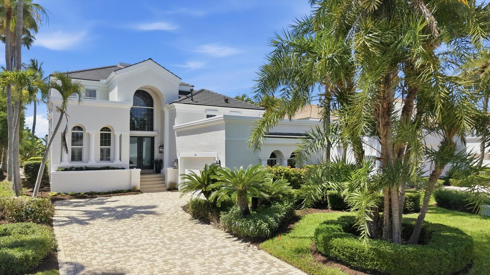 MANCHESTER BAY - Residential