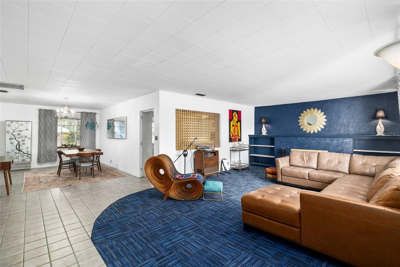 SHADOW LAWN - Residential