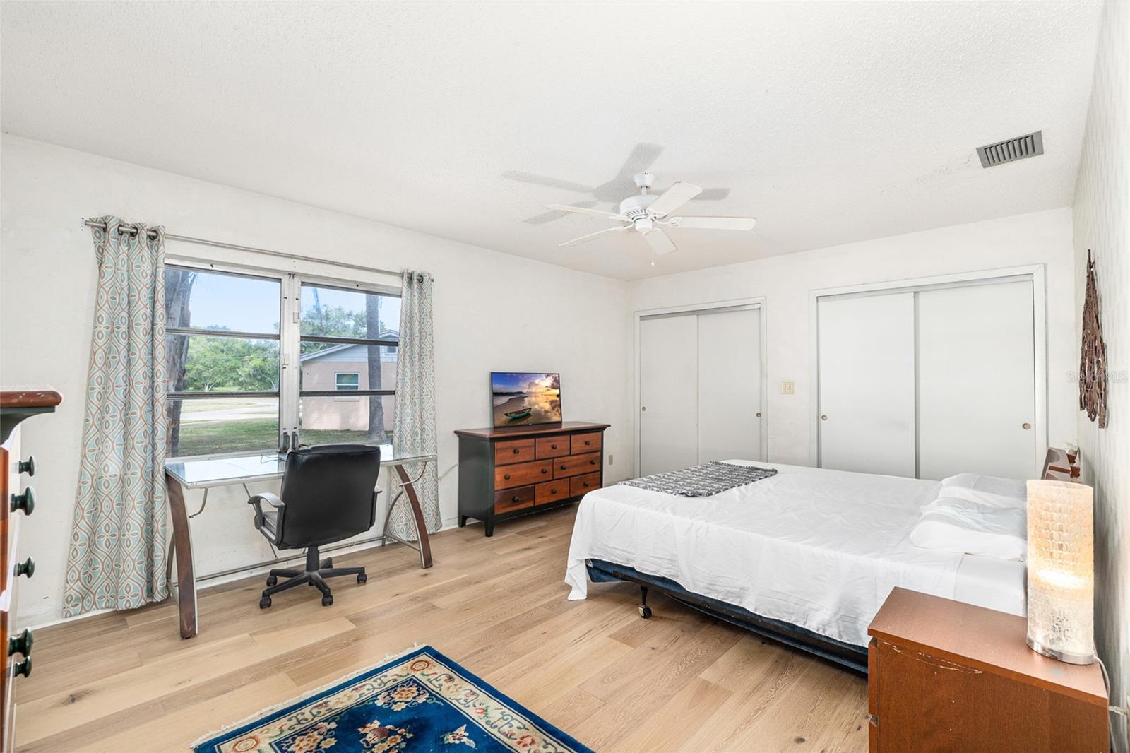 SHADOW LAWN - Residential