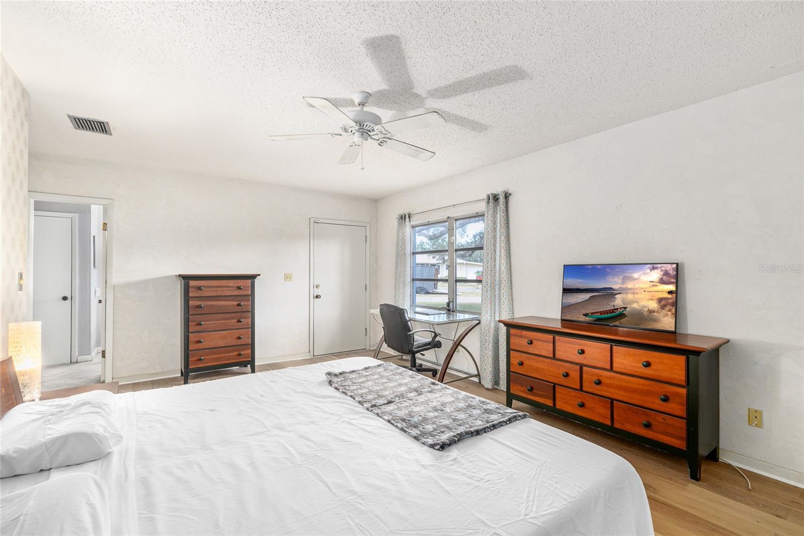 SHADOW LAWN - Residential