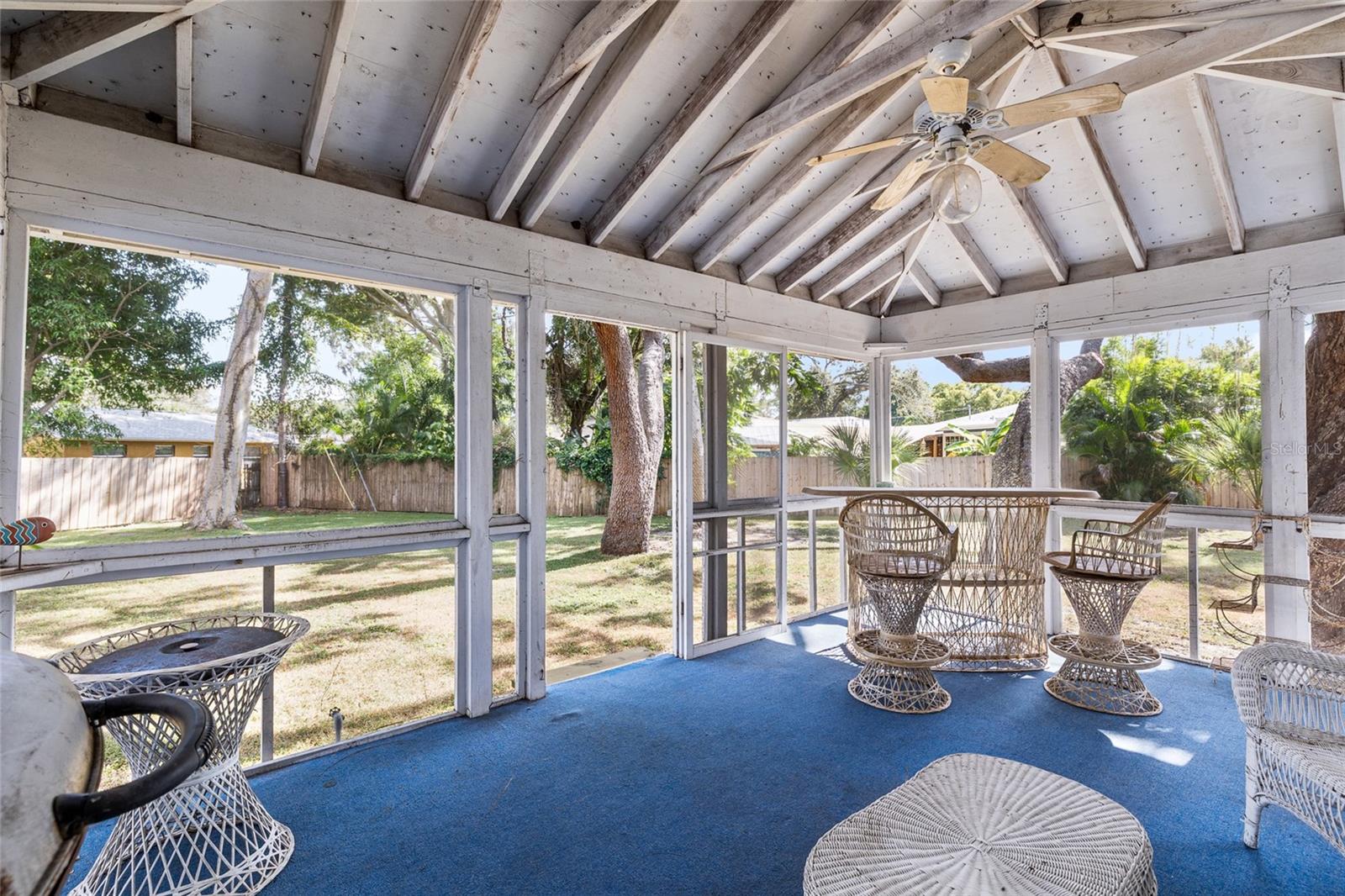 SHADOW LAWN - Residential