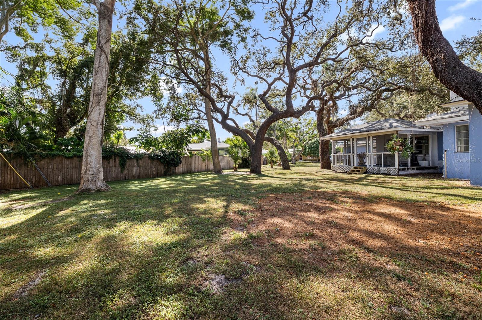 SHADOW LAWN - Residential