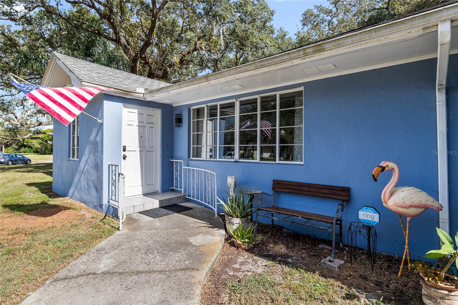 SHADOW LAWN - Residential