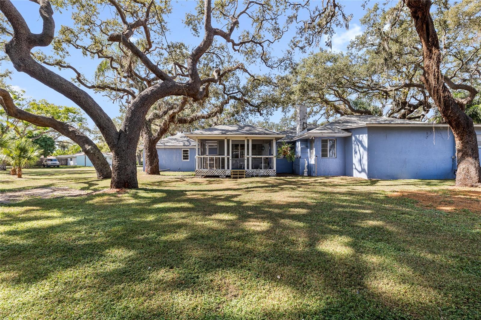 SHADOW LAWN - Residential