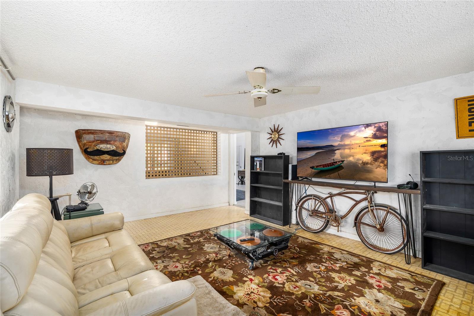 SHADOW LAWN - Residential