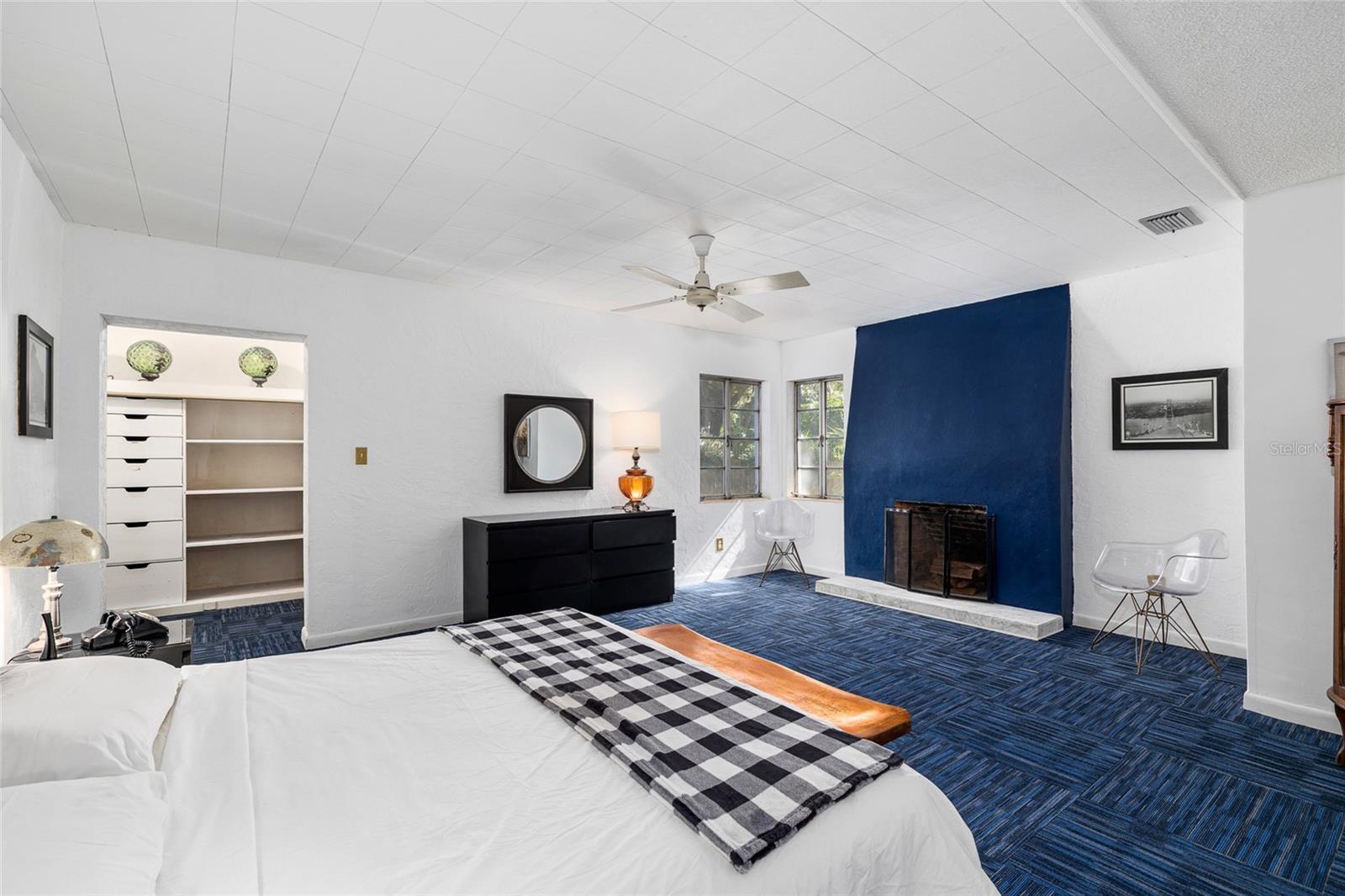 SHADOW LAWN - Residential