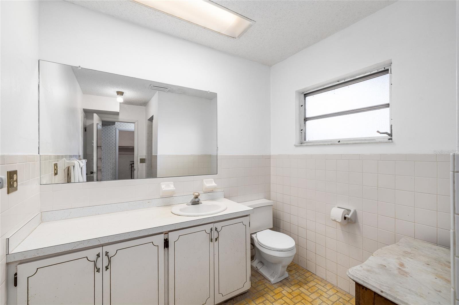 SHADOW LAWN - Residential