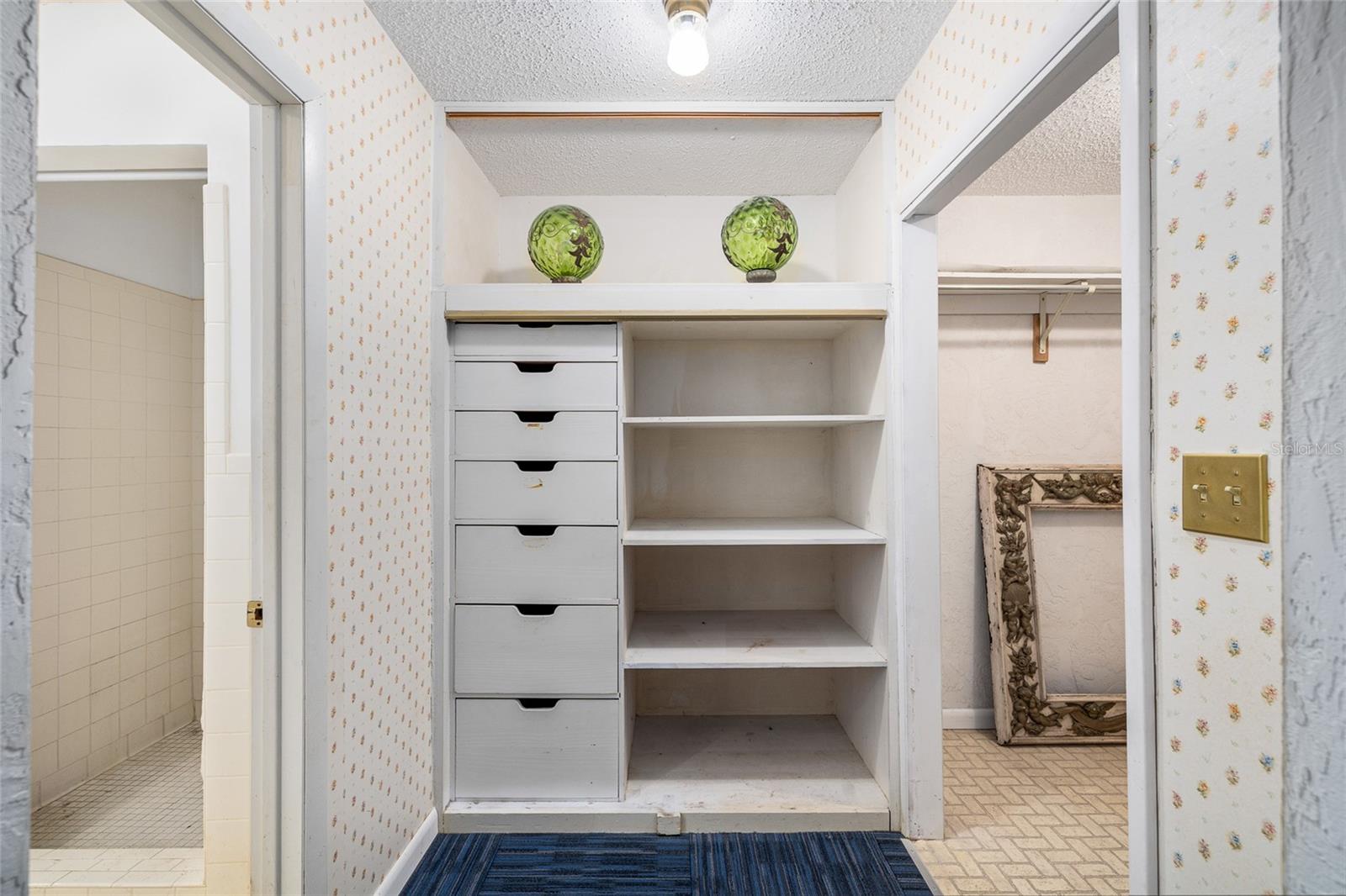 SHADOW LAWN - Residential