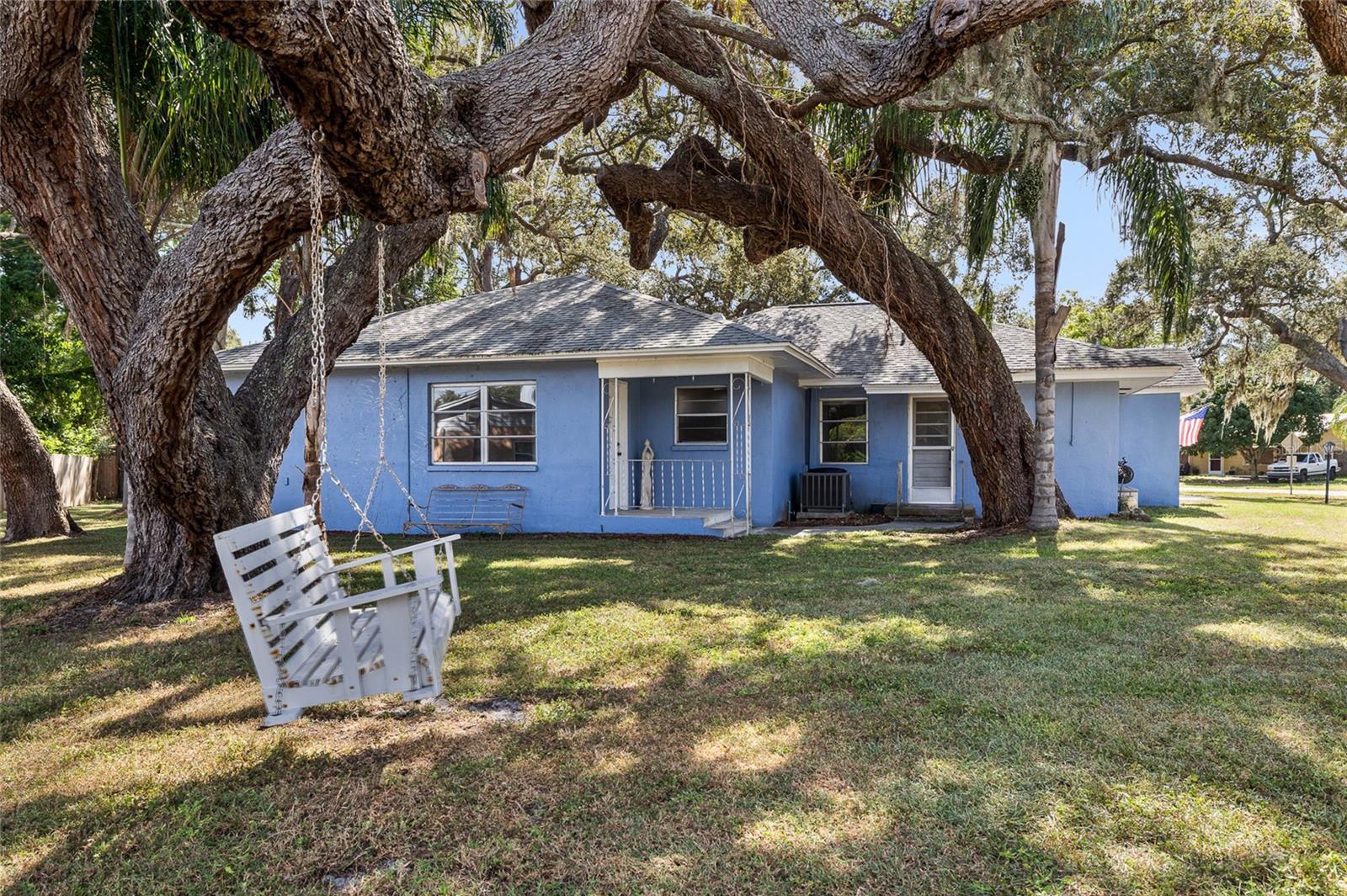 SHADOW LAWN - Residential