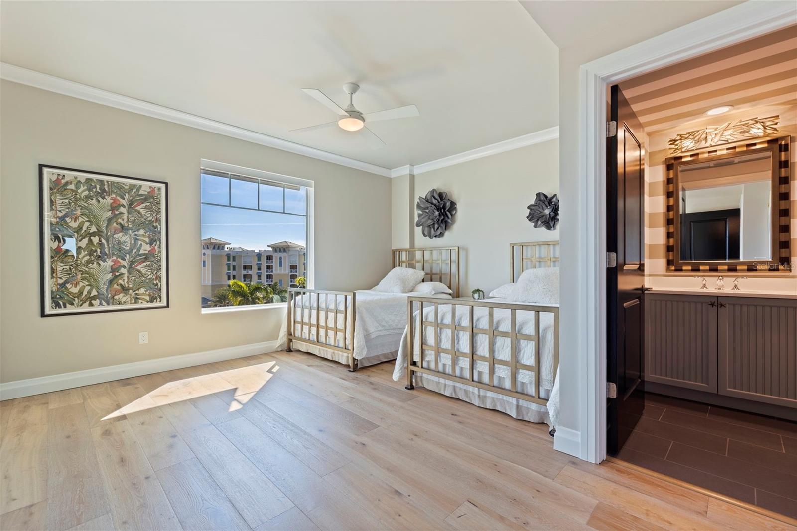 SUNSET POINTE AT COLLANY KEY CONDO - Residential