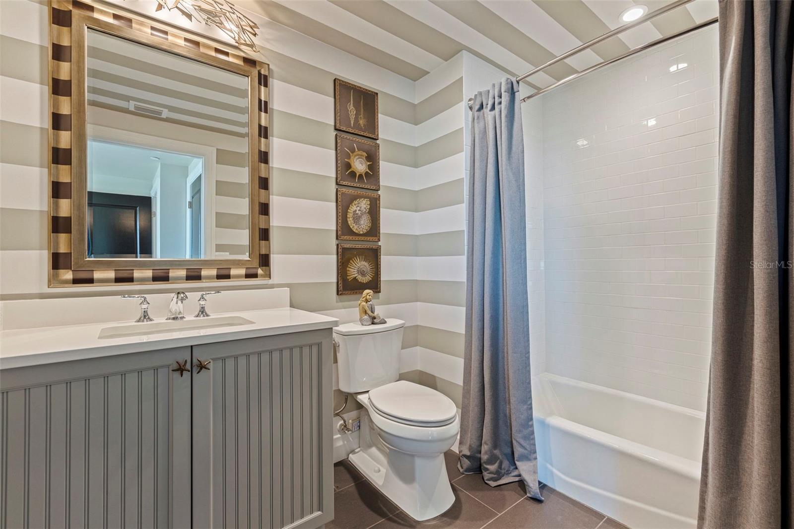 SUNSET POINTE AT COLLANY KEY CONDO - Residential