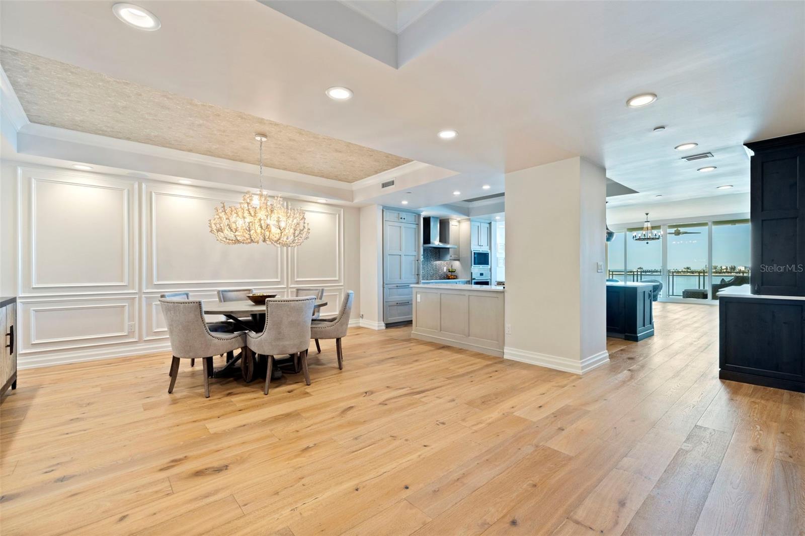 650 COLLANY ROAD 503