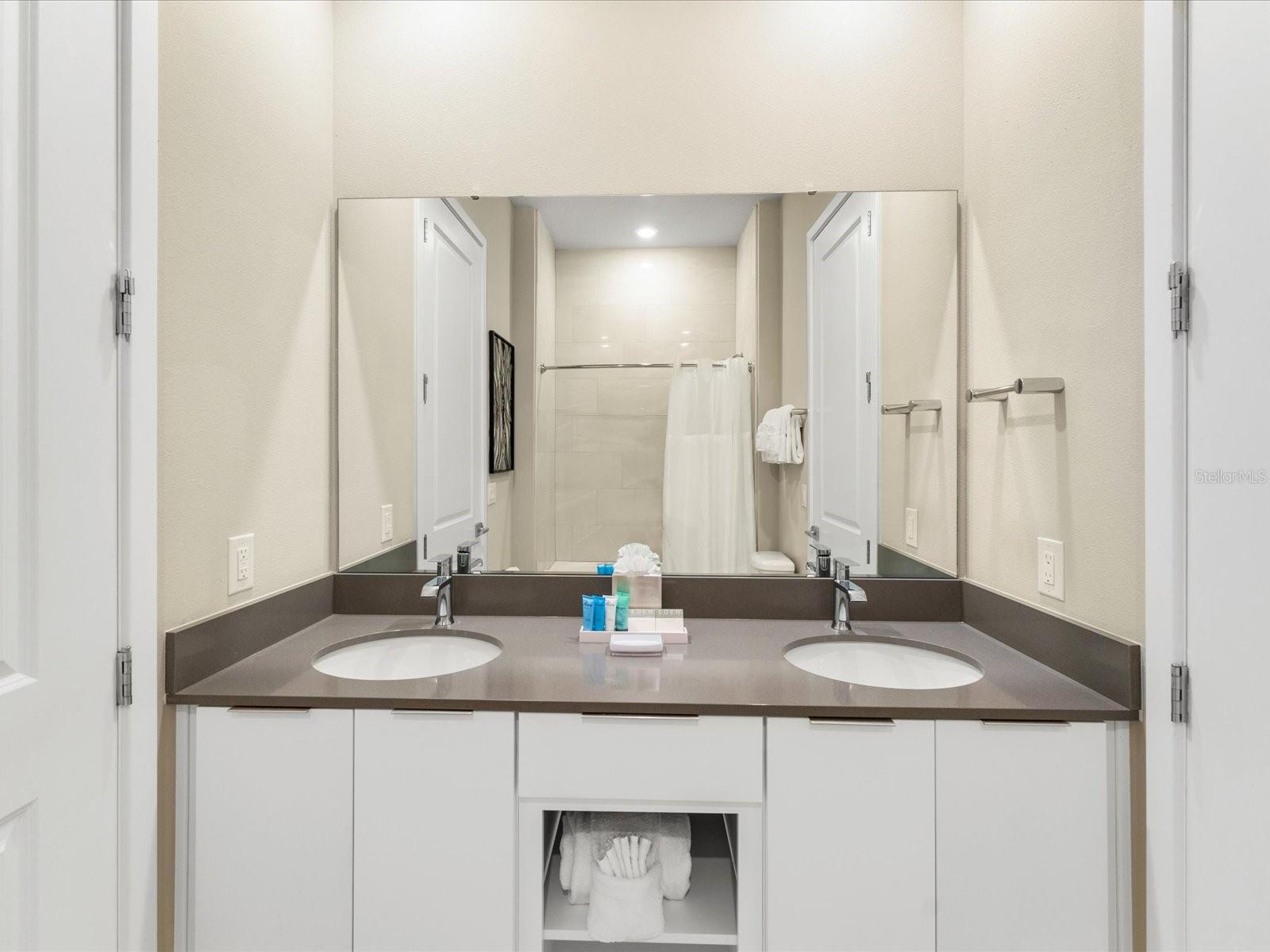 SPECTRUM AT REUNION CONDO PH 5A OR 6337/630 UNIT 7 - Residential