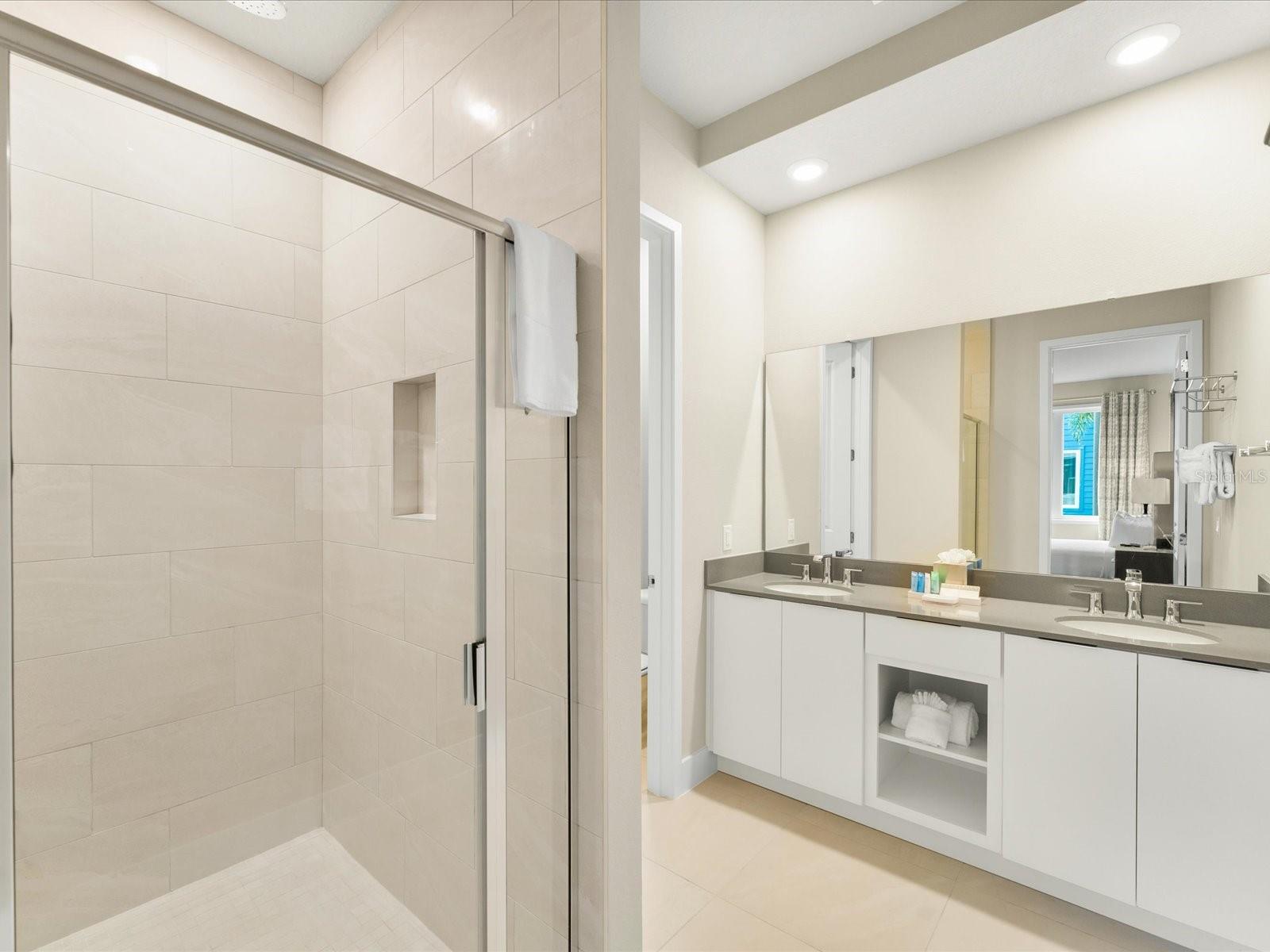 SPECTRUM AT REUNION CONDO PH 5A OR 6337/630 UNIT 7 - Residential