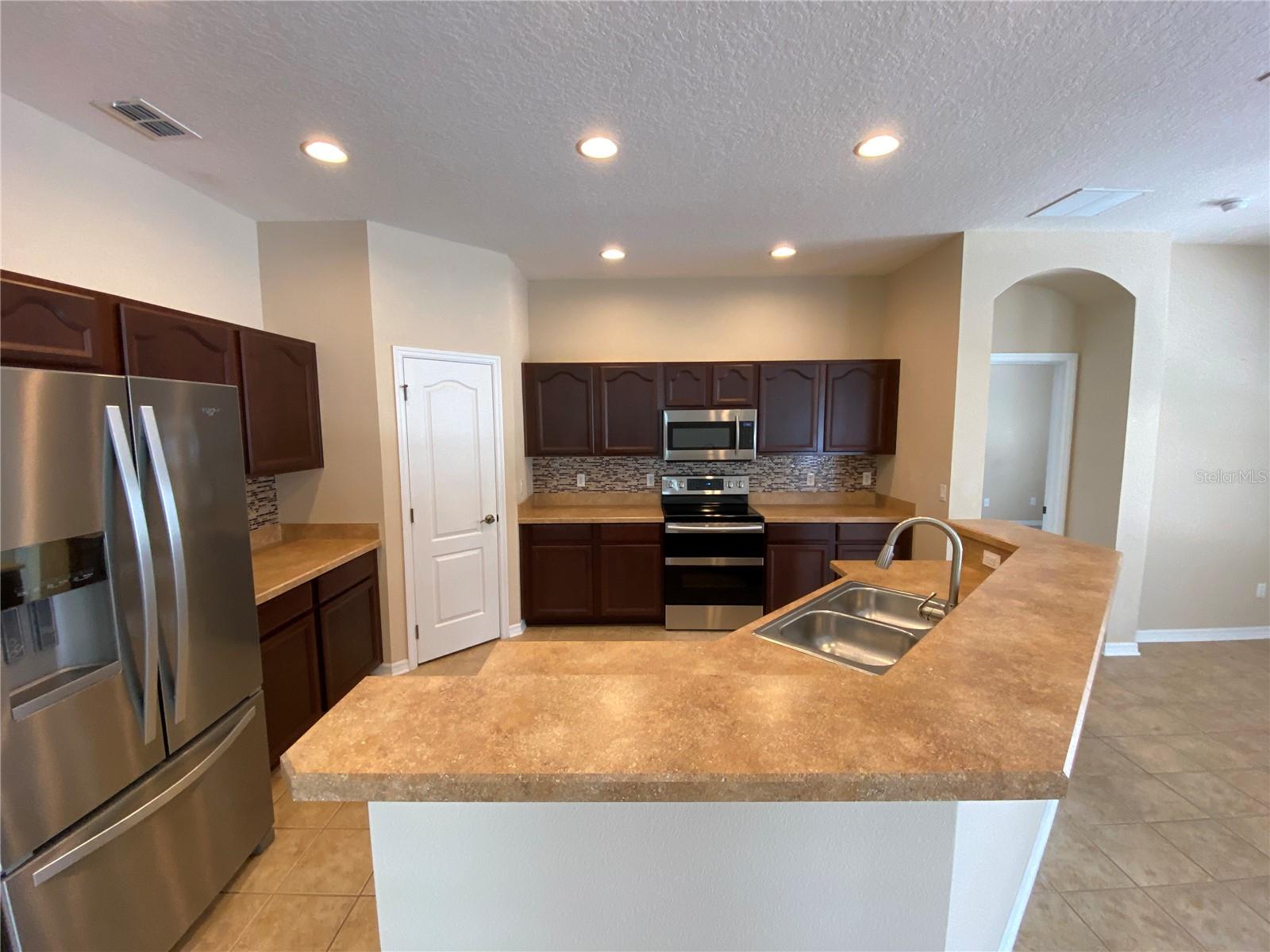 LAKES/WINDERMERE PH 03 P & Q - Residential Lease
