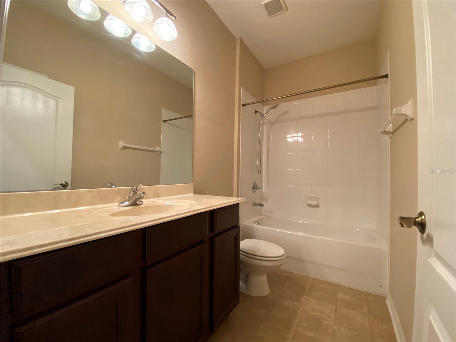 LAKES/WINDERMERE PH 03 P & Q - Residential Lease