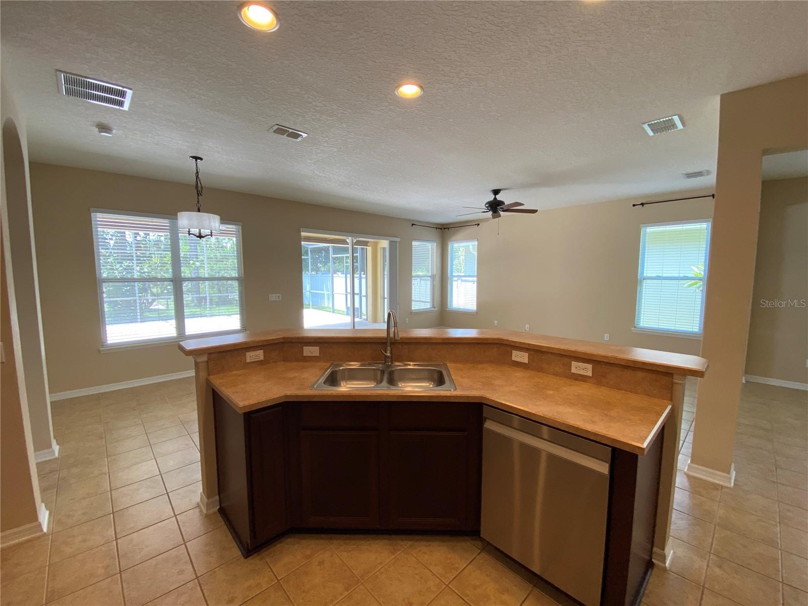 LAKES/WINDERMERE PH 03 P & Q - Residential Lease