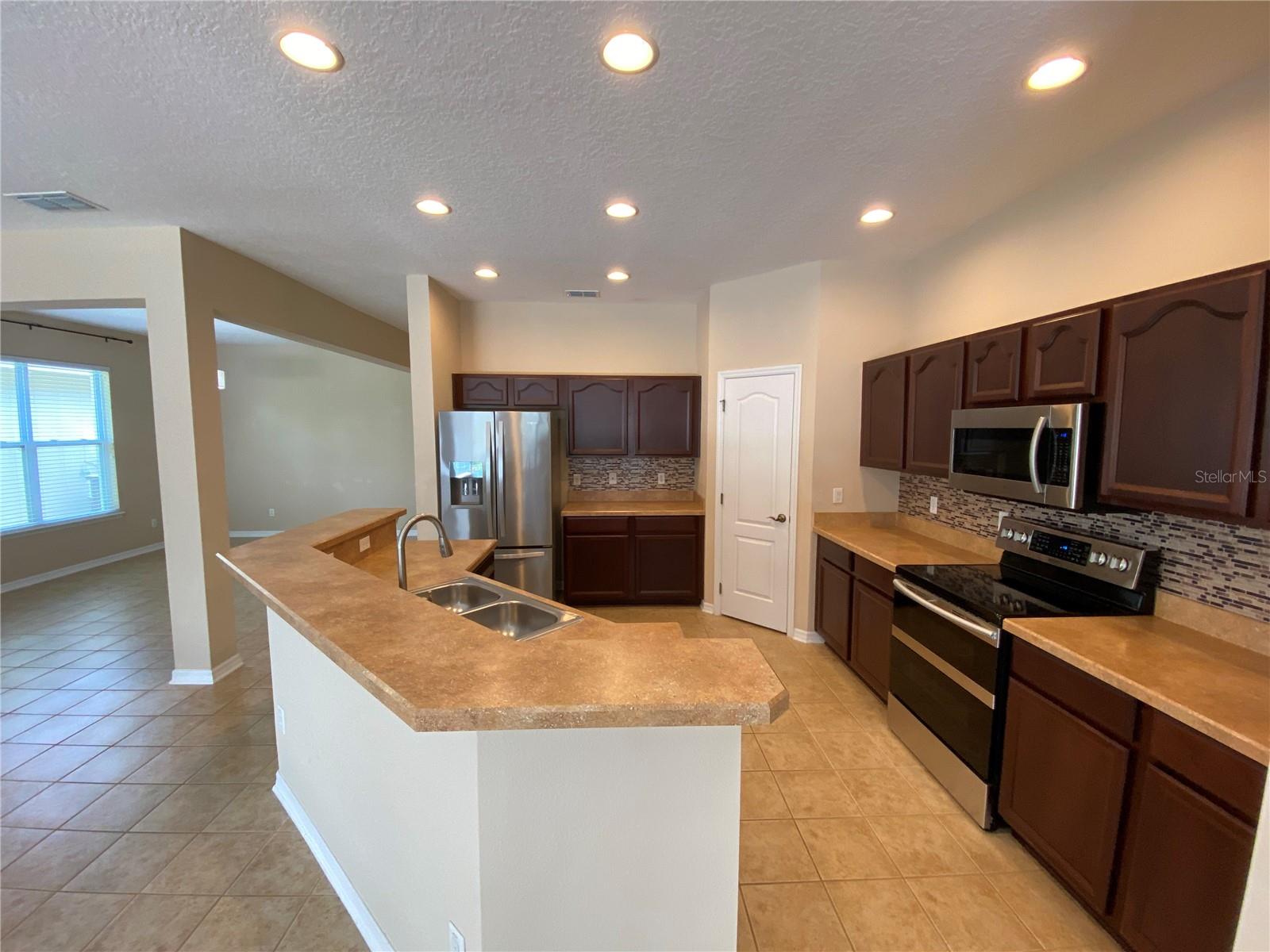 LAKES/WINDERMERE PH 03 P & Q - Residential Lease