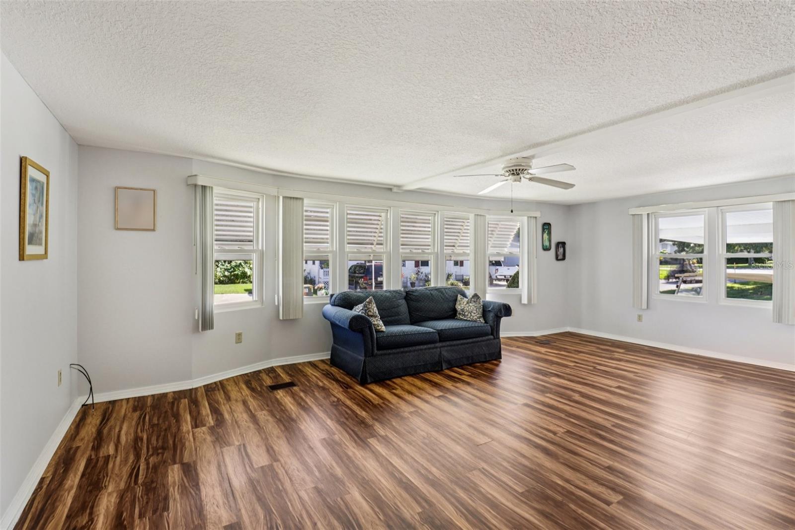 DORA PINES UNIT 3 - Residential