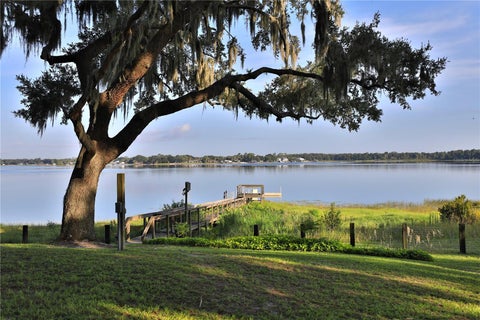 Tiny photo for 11811 SE Sunset Harbor Road, Weirsdale, FL 32195 (MLS # OM731796)
