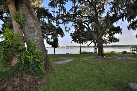 Tiny photo for 11811 SE Sunset Harbor Road, Weirsdale, FL 32195 (MLS # OM731796)