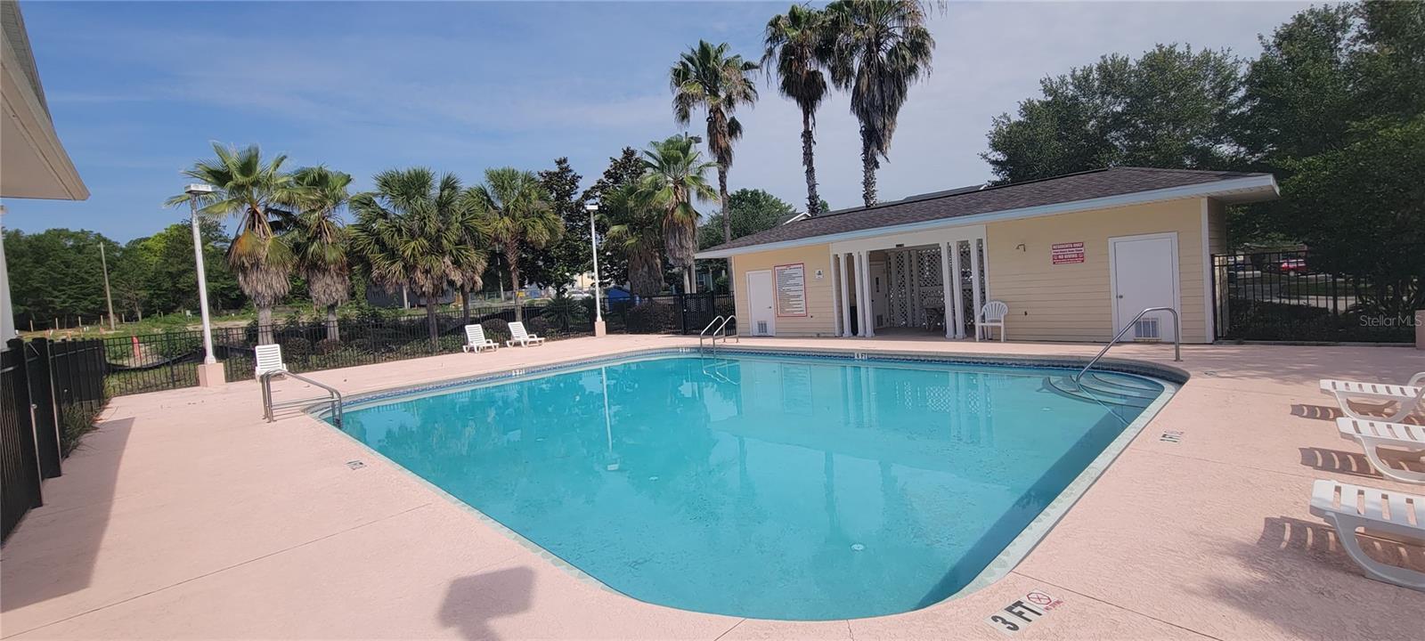 EAGLE TRACE TOWNHOMES - Residential Lease