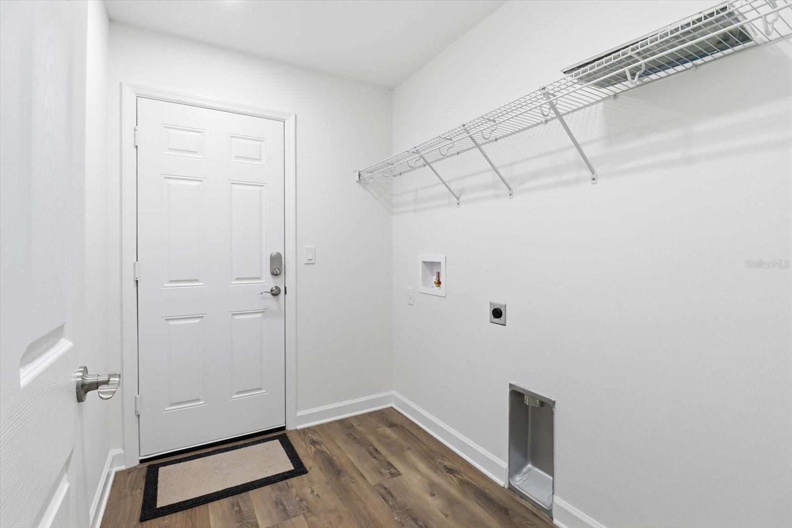 CRYSTAL MANOR UNIT 03 - Residential