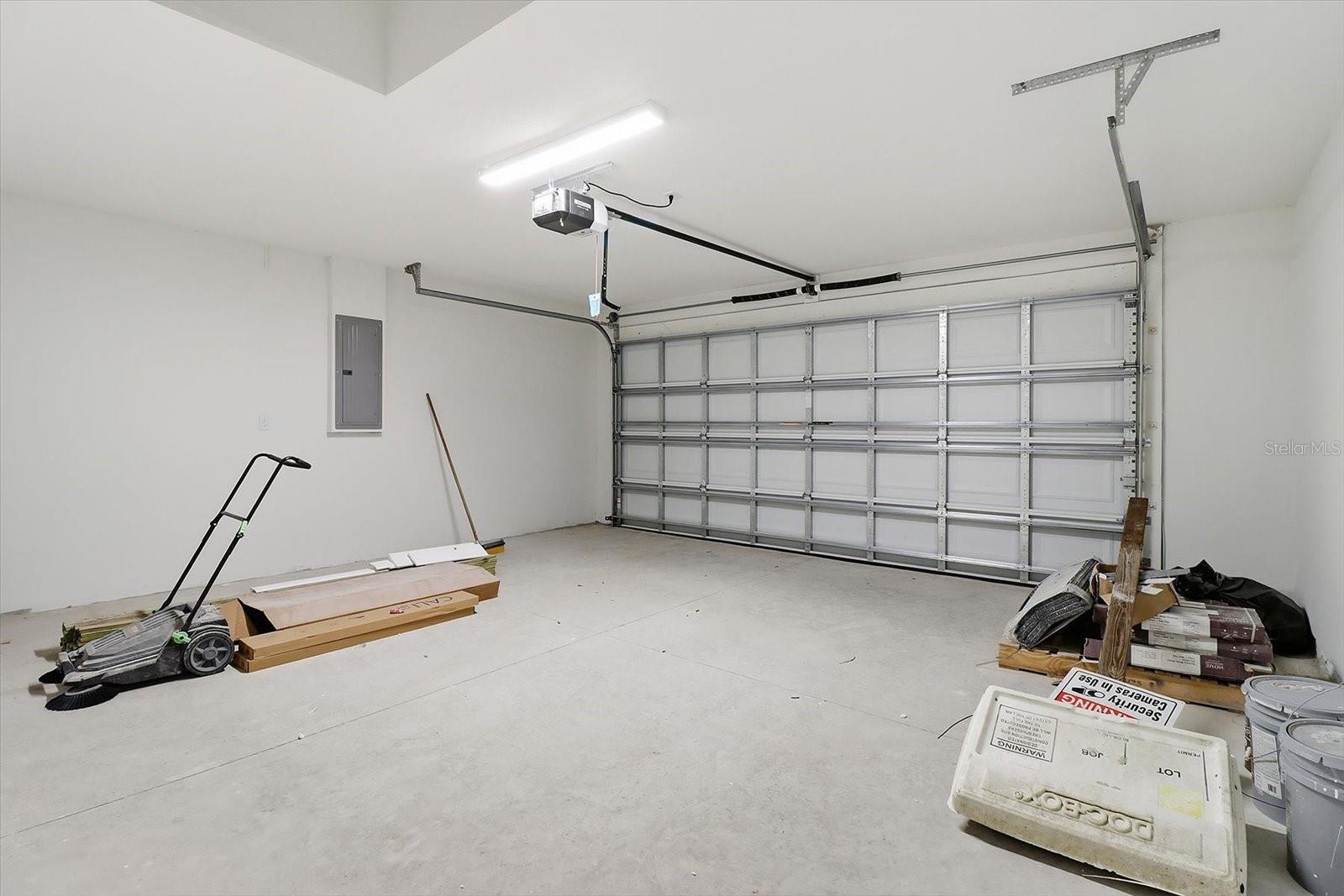 CRYSTAL MANOR UNIT 03 - Residential