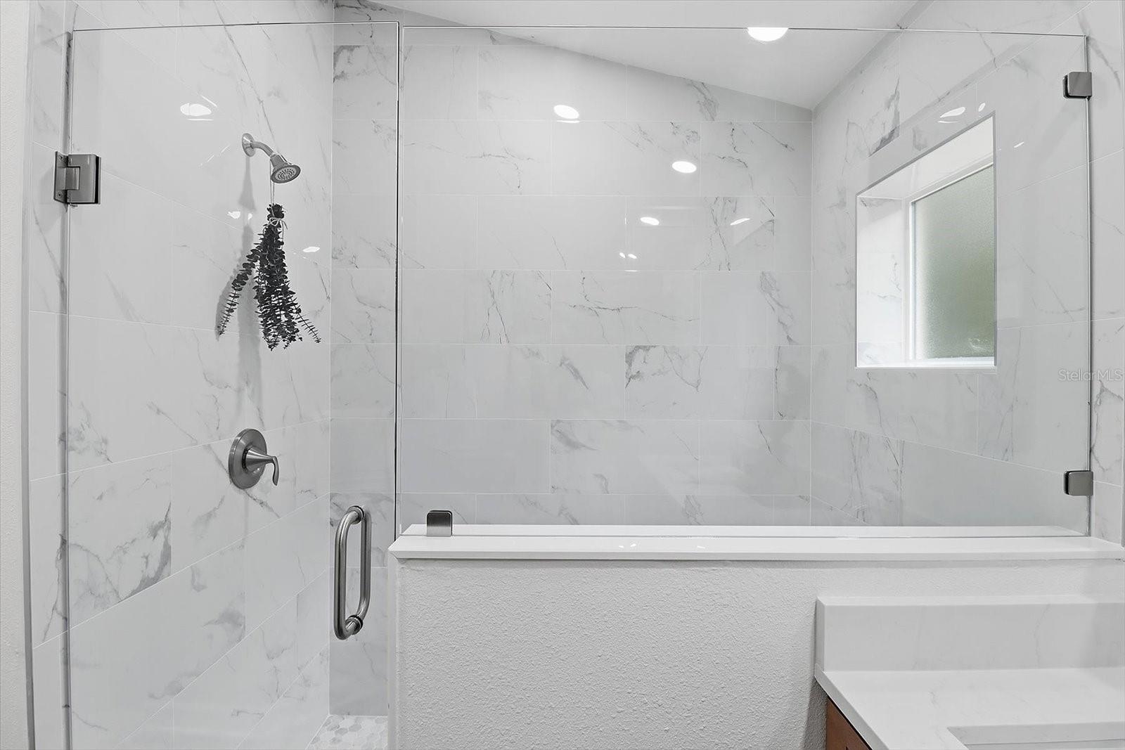 CRYSTAL MANOR UNIT 03 - Residential