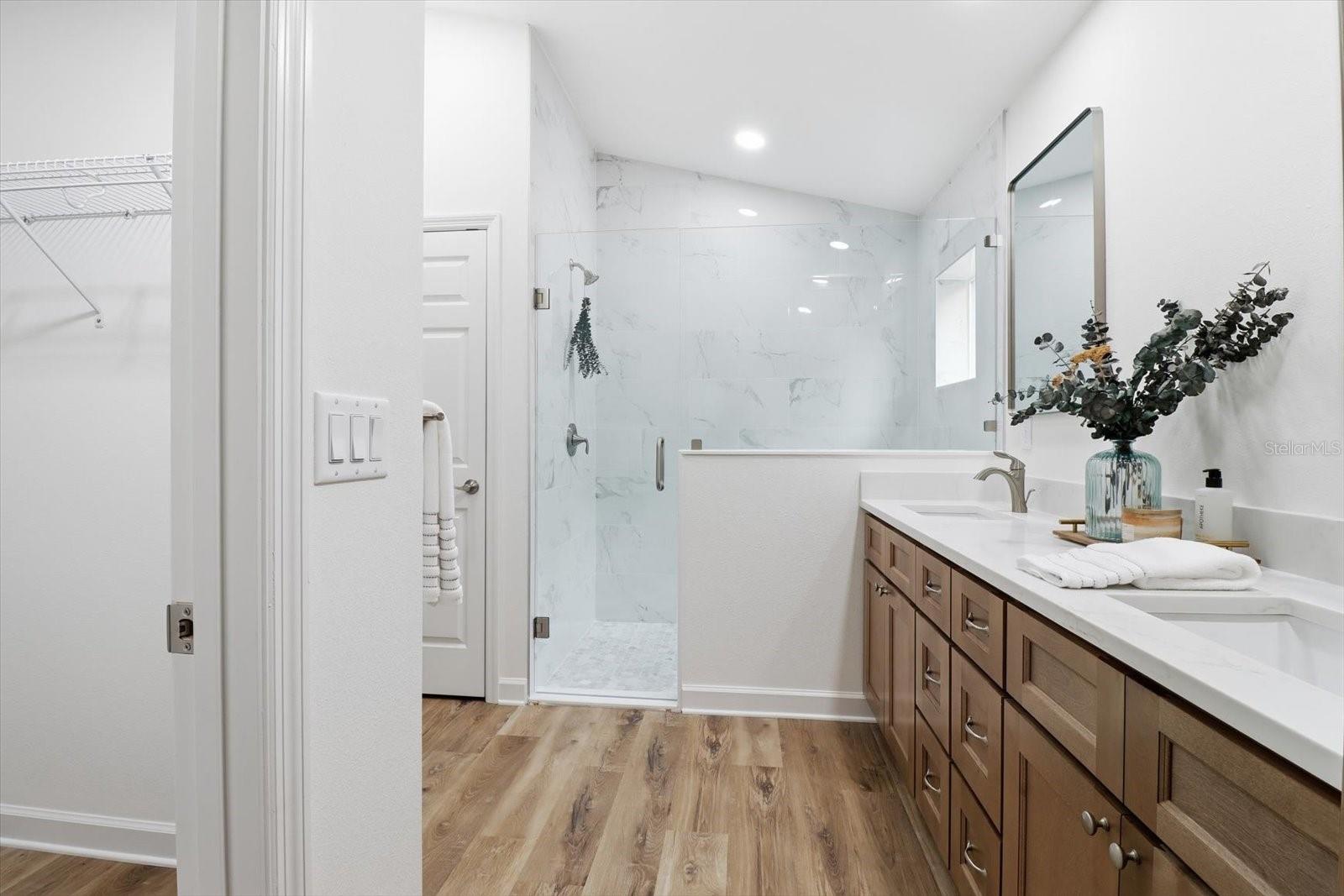 CRYSTAL MANOR UNIT 03 - Residential