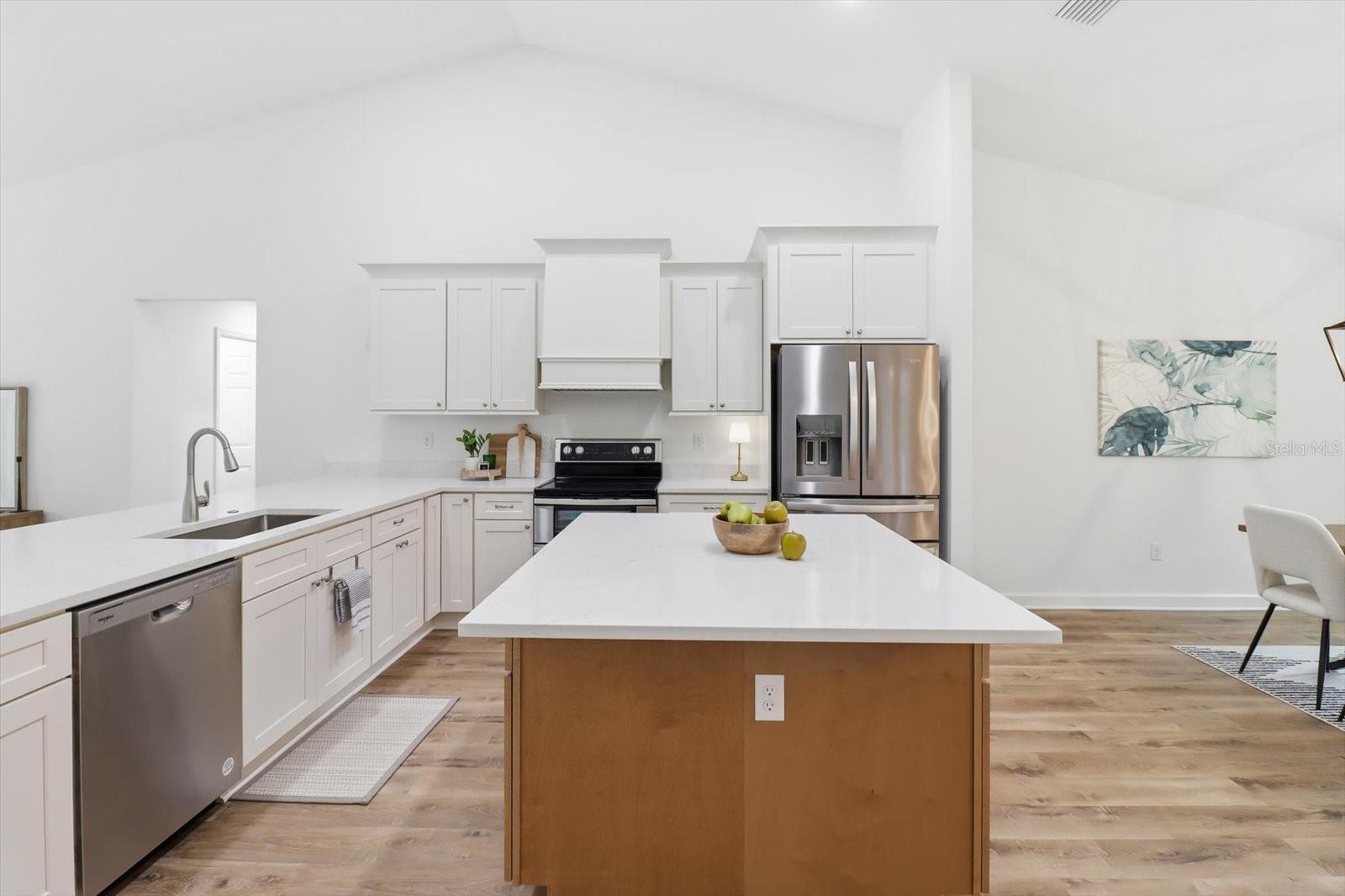 CRYSTAL MANOR UNIT 03 - Residential