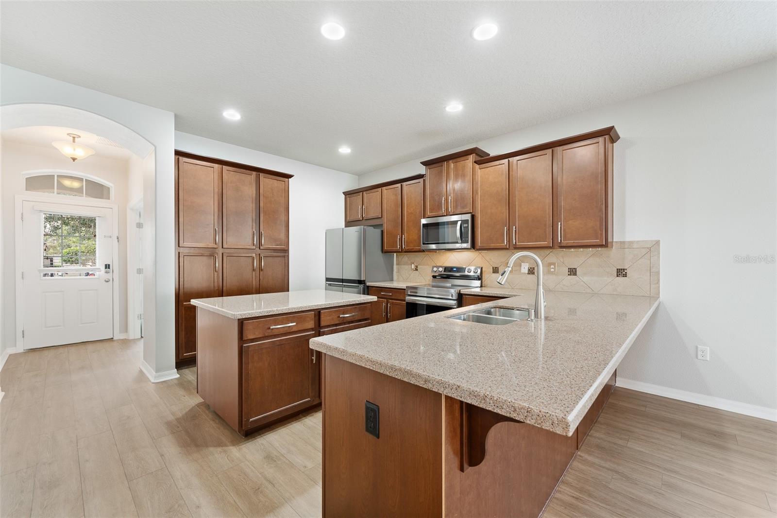 7525 AZALEA COVE CIRCLE