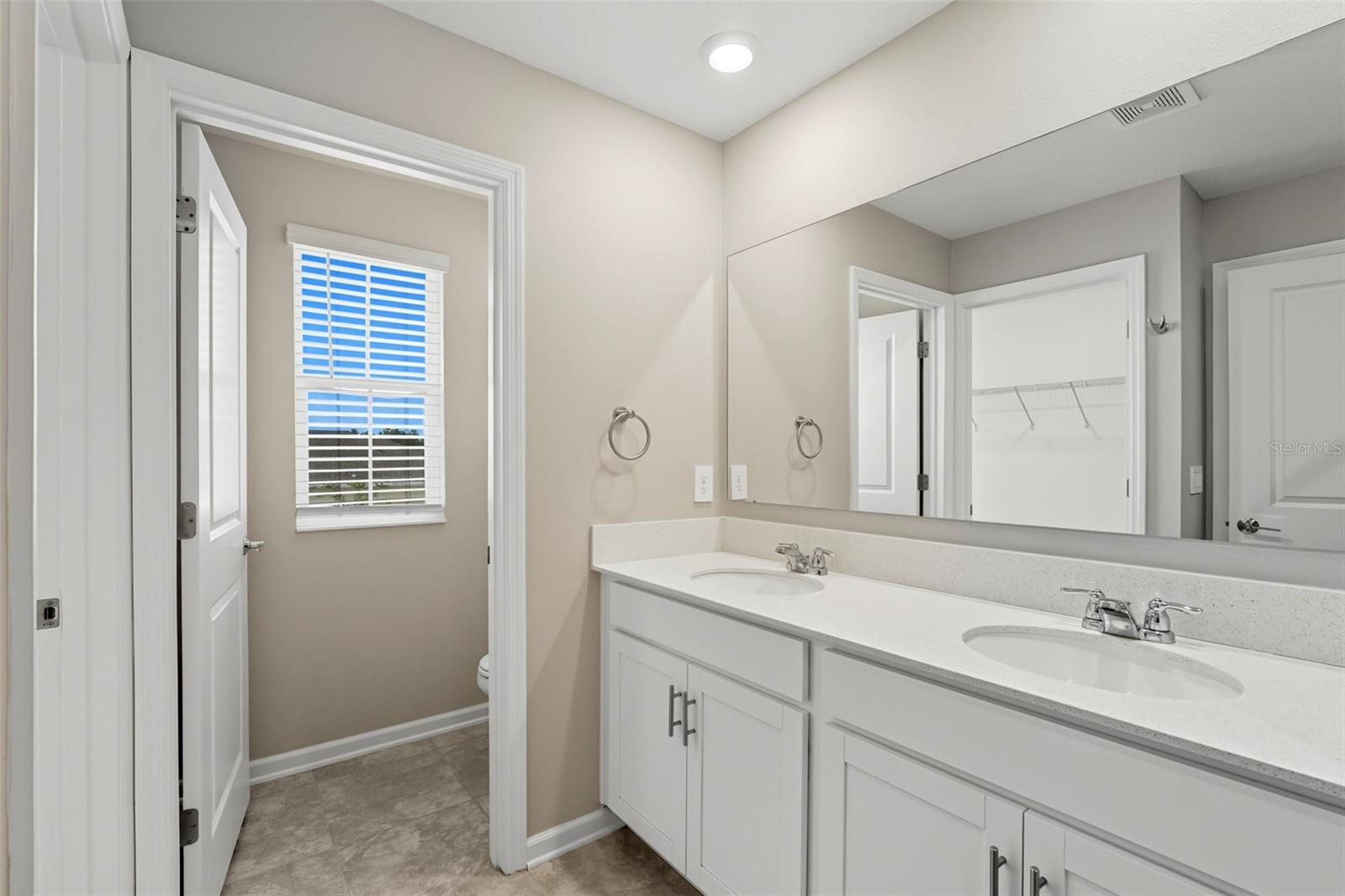 ASTONIA 40S - Residential Lease