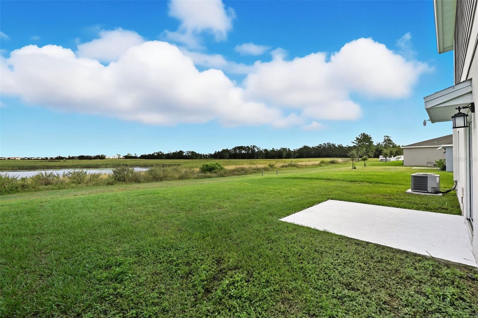 ASTONIA 40S - Residential Lease