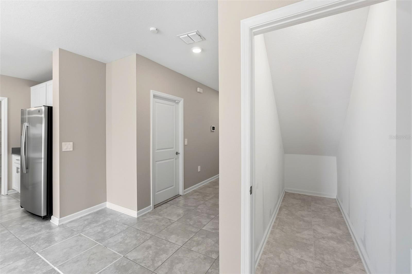 ASTONIA 40S - Residential Lease