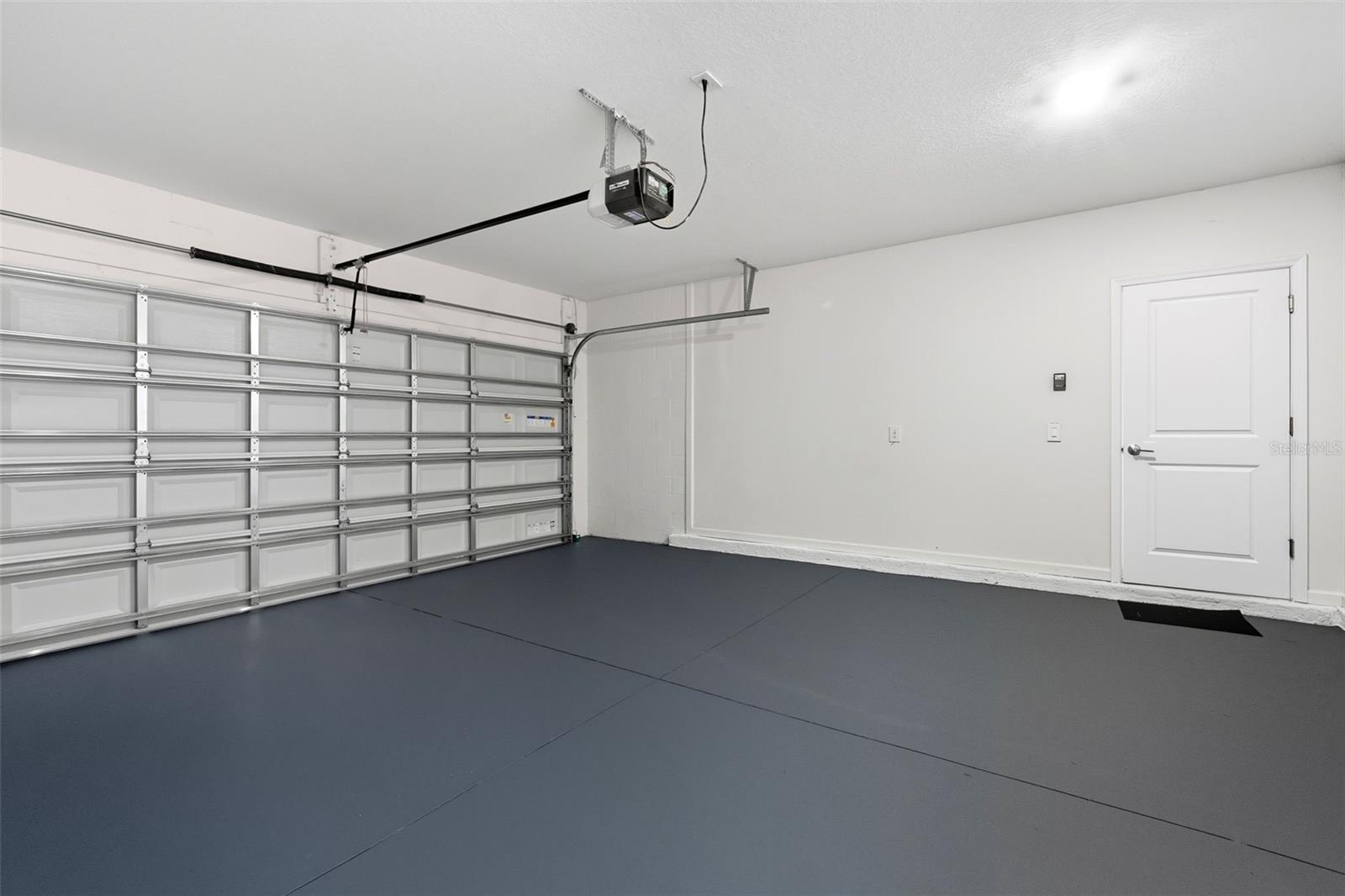 ASTONIA 40S - Residential Lease