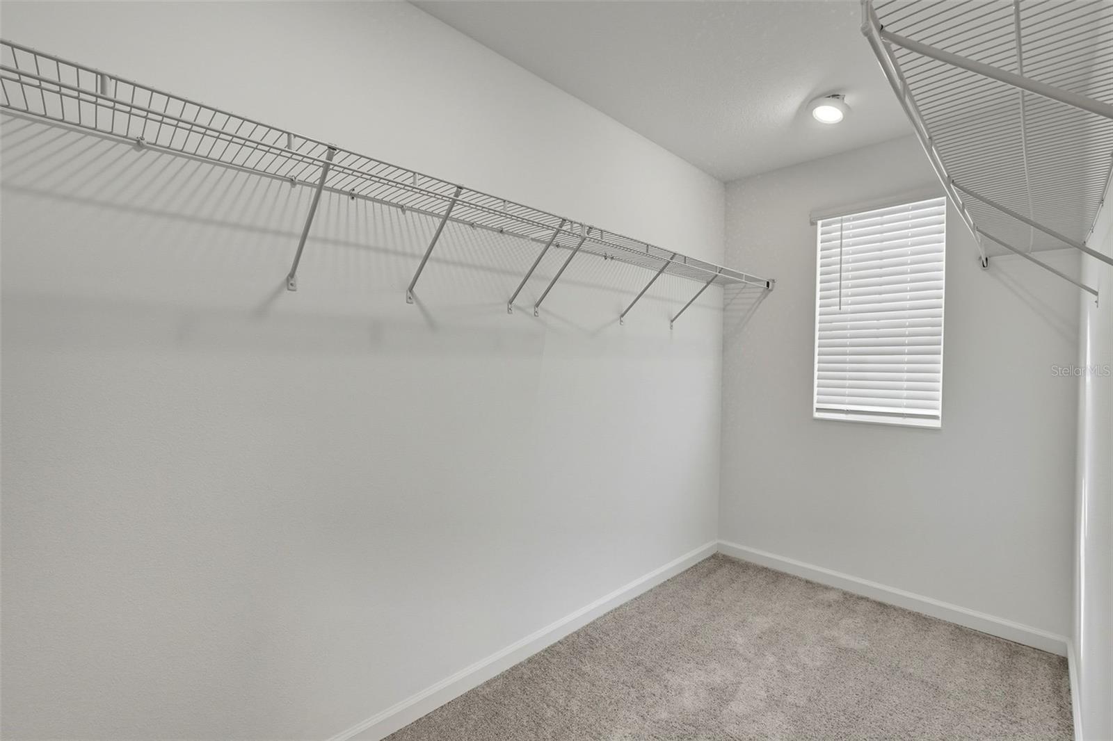 ASTONIA 40S - Residential Lease