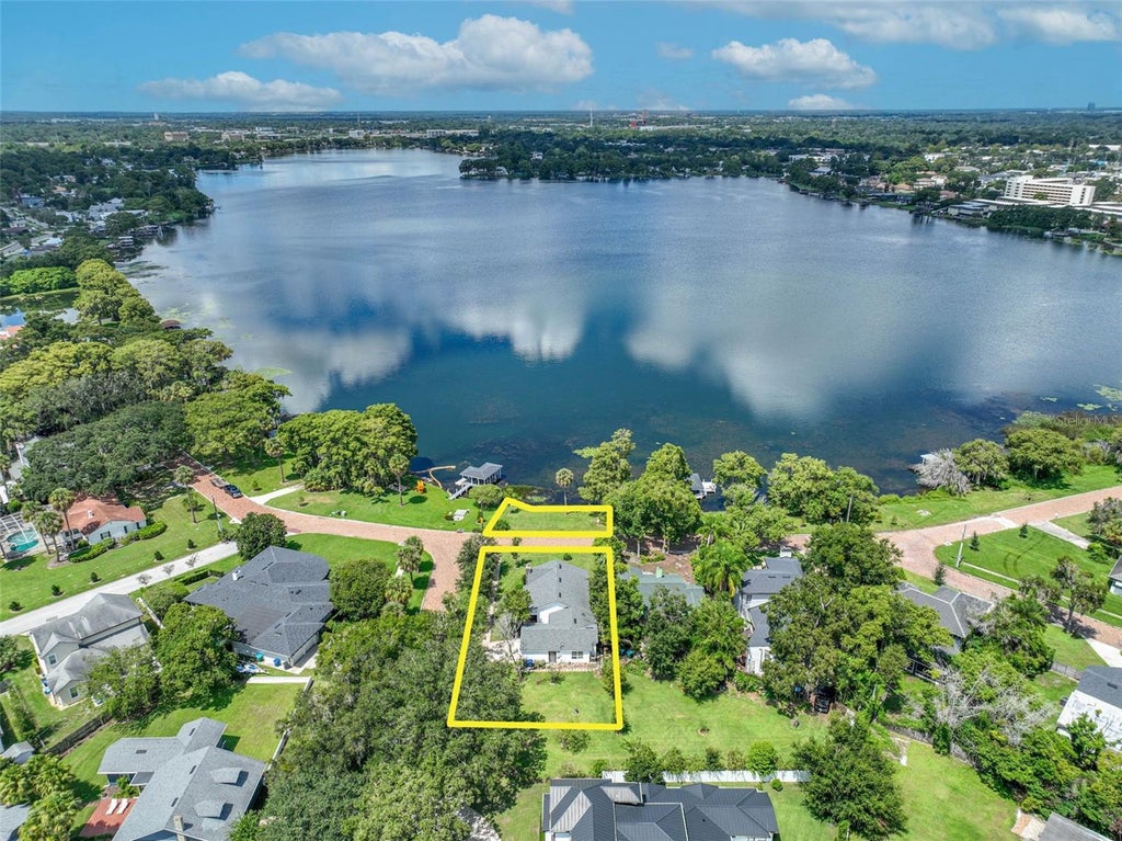 Photo of 120 Broadview Avenue, Winter Park, FL 32789 (MLS # O6440974)